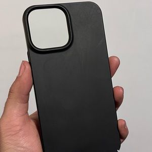 Torras iPhone 13 Pro Max case